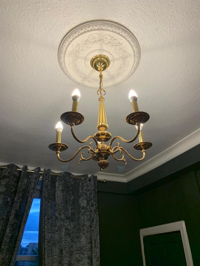 Glamours Stylish Victorian Apartment Near City Centre Edinburgh Exterior photo